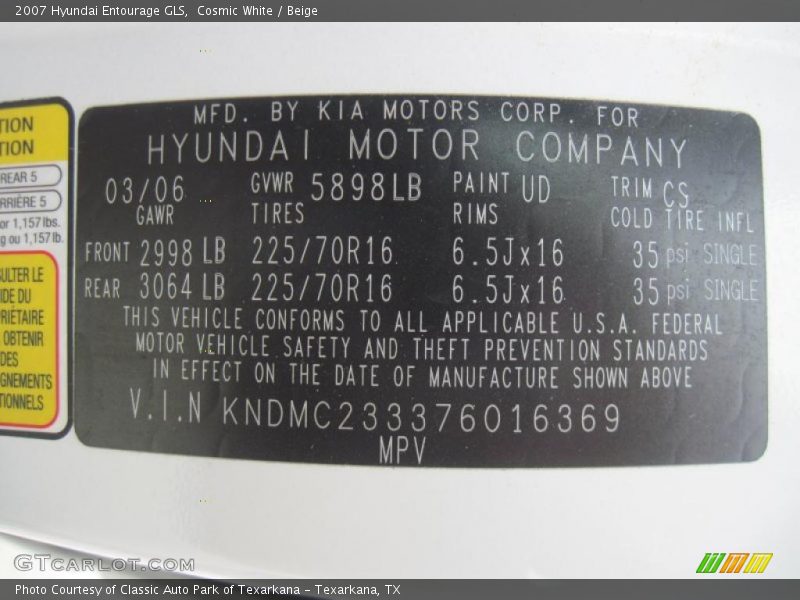 Cosmic White / Beige 2007 Hyundai Entourage GLS
