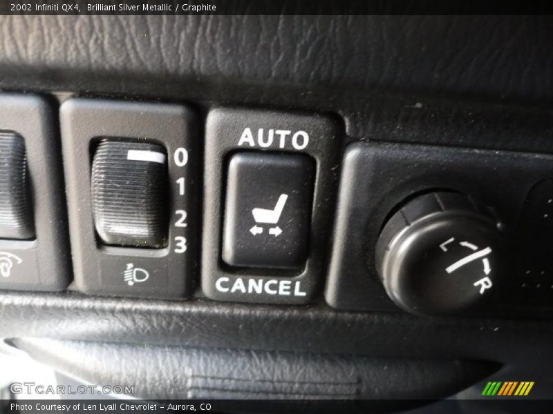 Brilliant Silver Metallic / Graphite 2002 Infiniti QX4