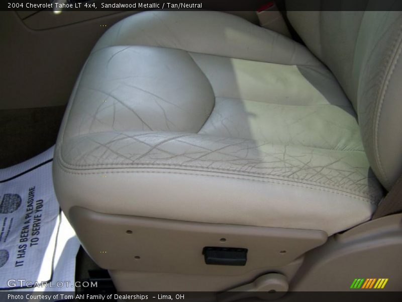 Sandalwood Metallic / Tan/Neutral 2004 Chevrolet Tahoe LT 4x4