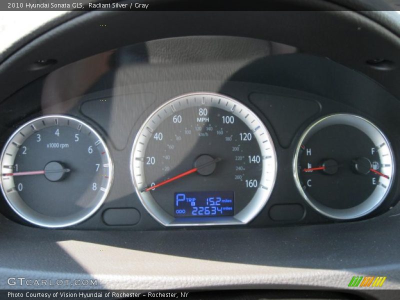 Radiant Silver / Gray 2010 Hyundai Sonata GLS