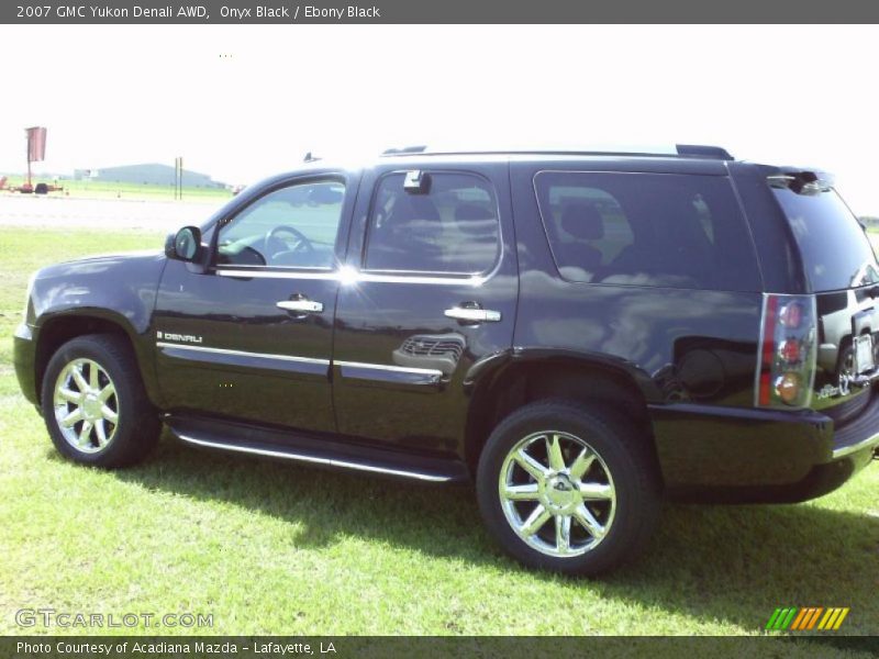 Onyx Black / Ebony Black 2007 GMC Yukon Denali AWD