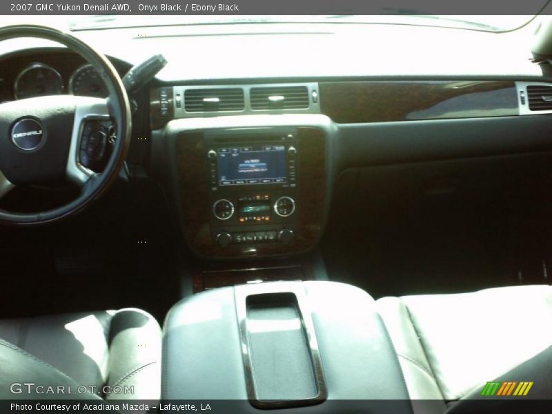 Onyx Black / Ebony Black 2007 GMC Yukon Denali AWD