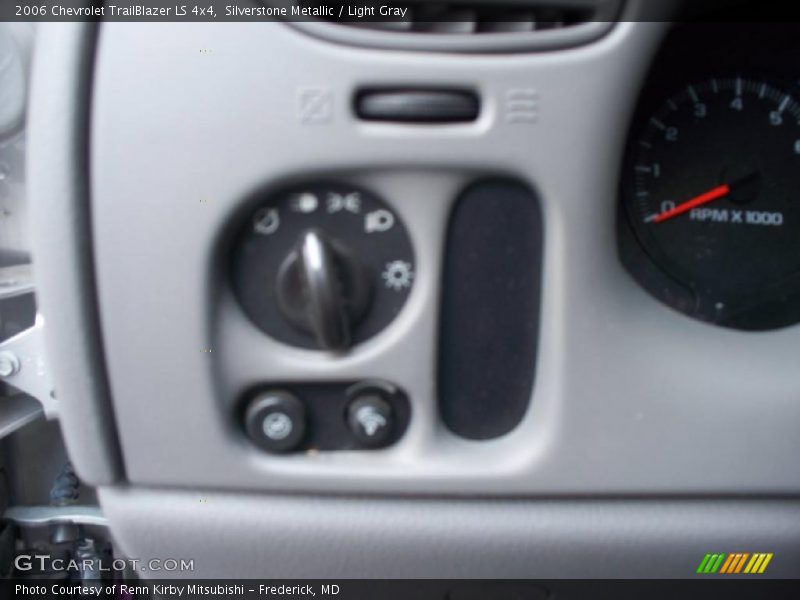 Silverstone Metallic / Light Gray 2006 Chevrolet TrailBlazer LS 4x4
