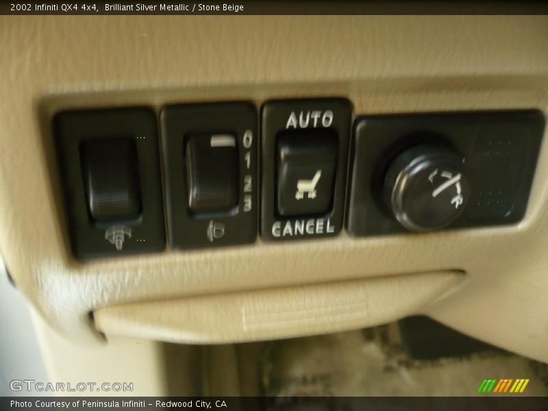Brilliant Silver Metallic / Stone Beige 2002 Infiniti QX4 4x4