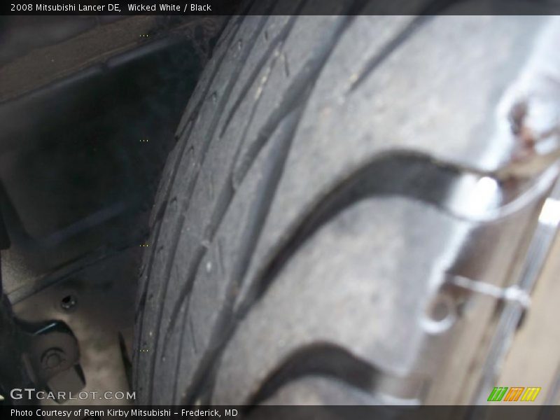 Wicked White / Black 2008 Mitsubishi Lancer DE