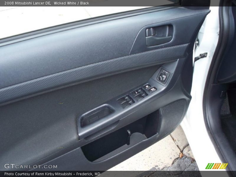 Wicked White / Black 2008 Mitsubishi Lancer DE