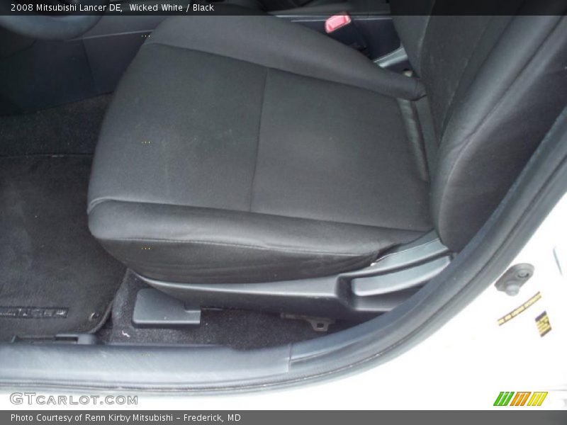 Wicked White / Black 2008 Mitsubishi Lancer DE
