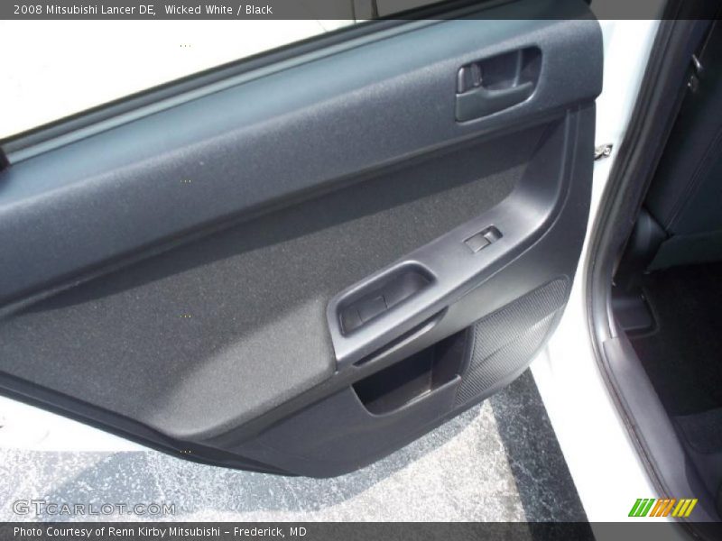 Wicked White / Black 2008 Mitsubishi Lancer DE