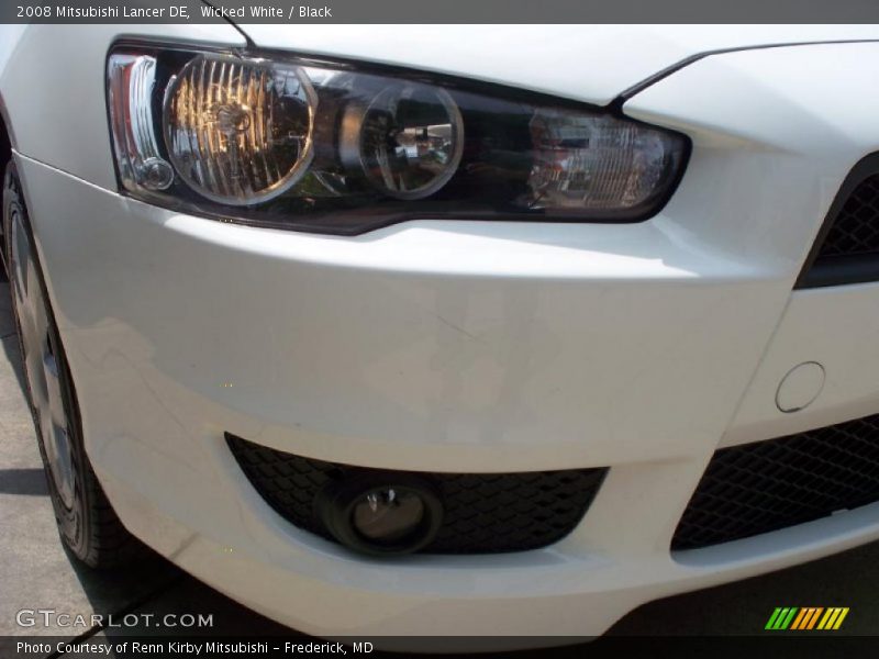 Wicked White / Black 2008 Mitsubishi Lancer DE