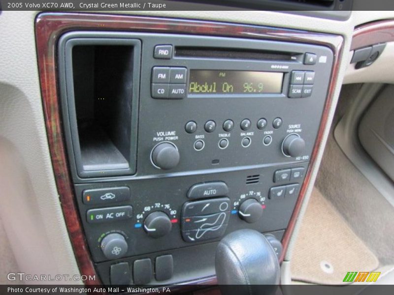 Crystal Green Metallic / Taupe 2005 Volvo XC70 AWD
