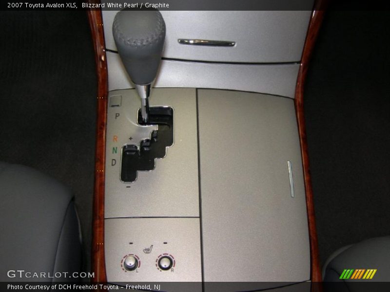 Blizzard White Pearl / Graphite 2007 Toyota Avalon XLS