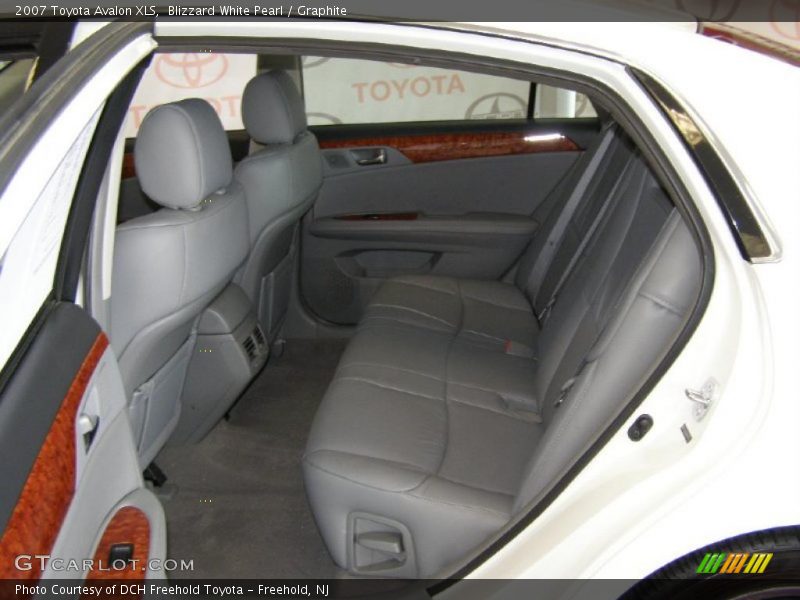 Blizzard White Pearl / Graphite 2007 Toyota Avalon XLS