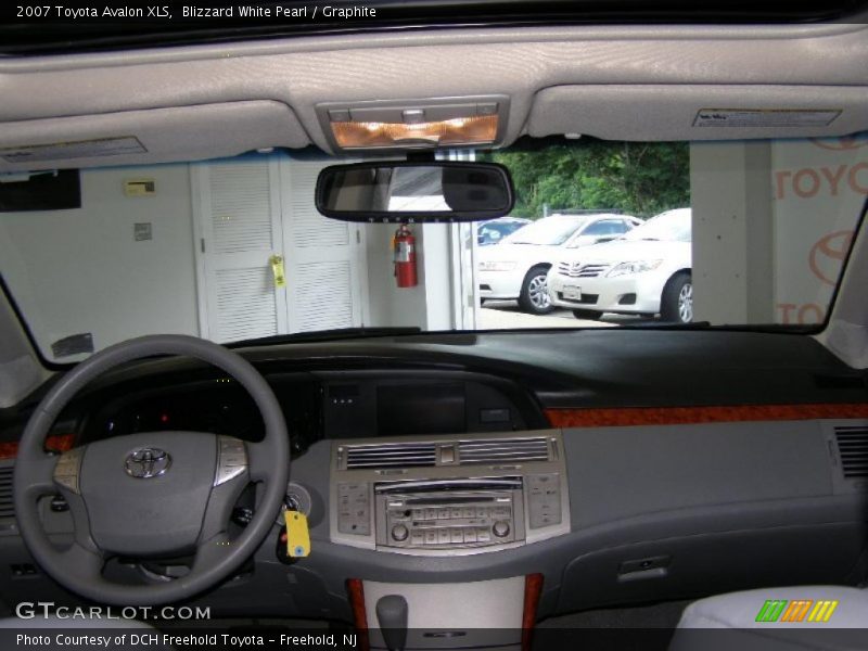 Blizzard White Pearl / Graphite 2007 Toyota Avalon XLS