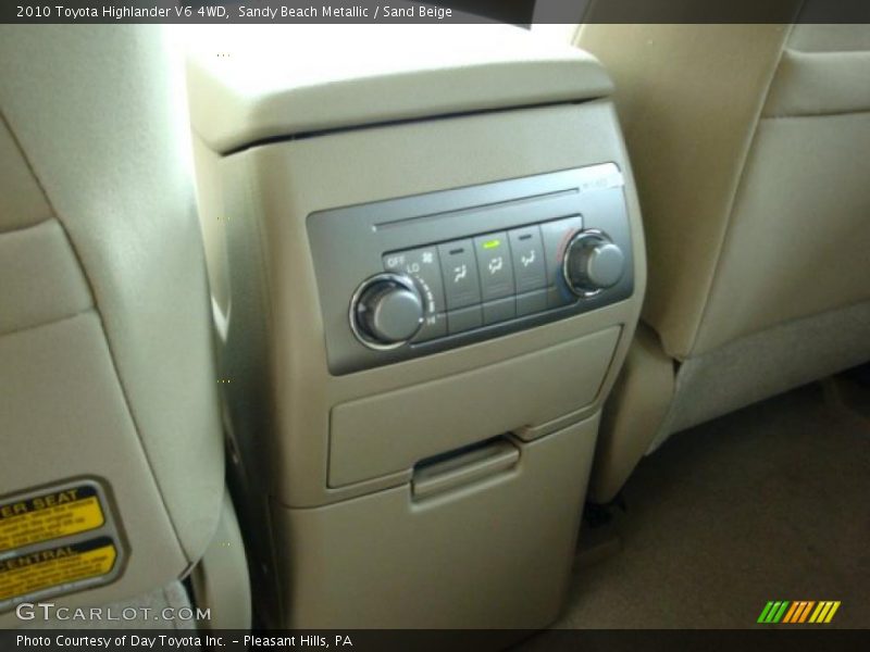 Sandy Beach Metallic / Sand Beige 2010 Toyota Highlander V6 4WD