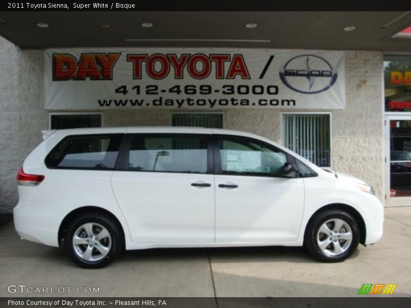 Super White / Bisque 2011 Toyota Sienna