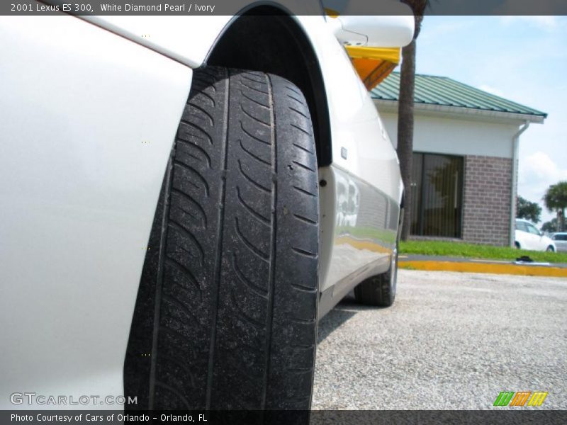 White Diamond Pearl / Ivory 2001 Lexus ES 300