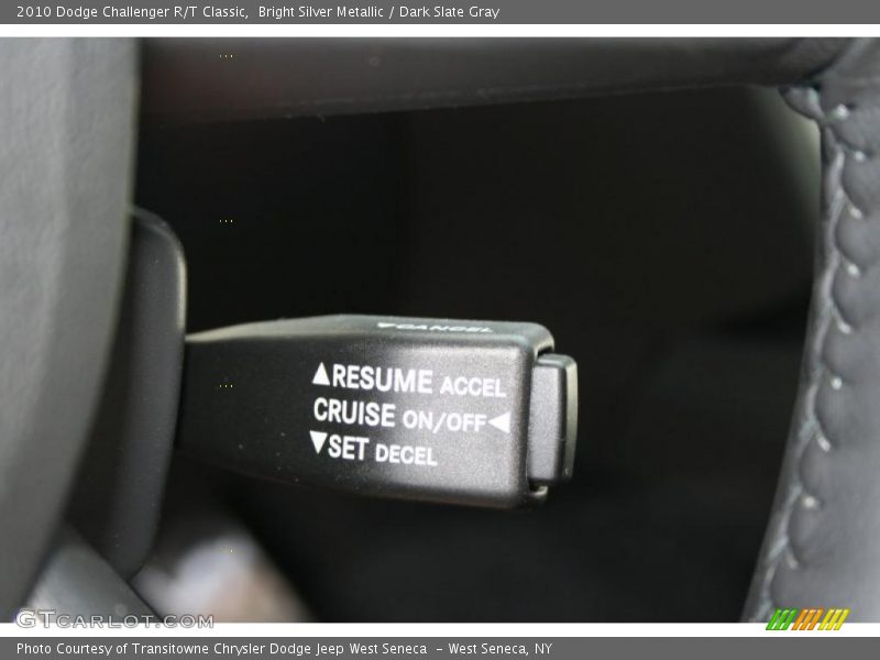 Bright Silver Metallic / Dark Slate Gray 2010 Dodge Challenger R/T Classic