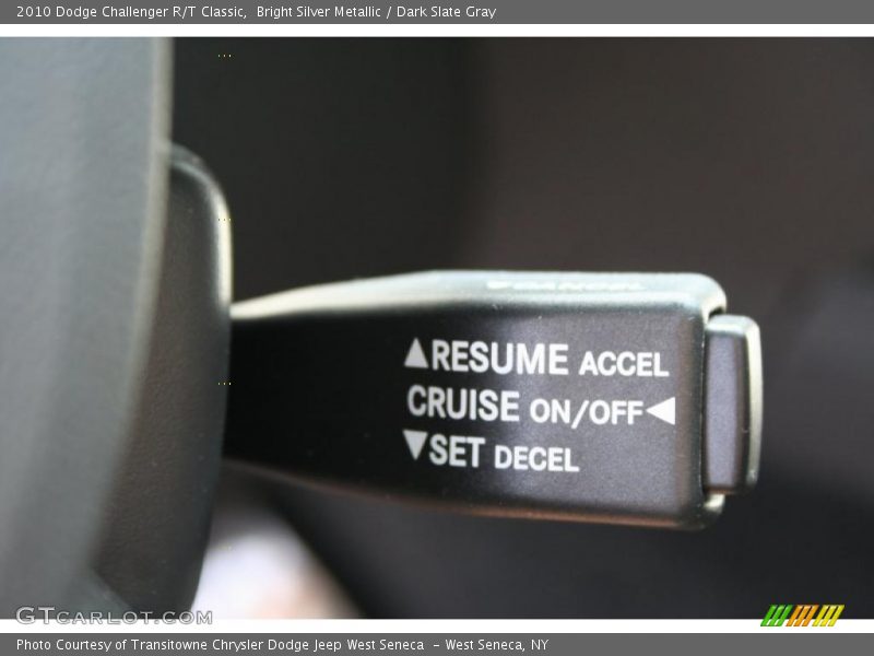 Bright Silver Metallic / Dark Slate Gray 2010 Dodge Challenger R/T Classic