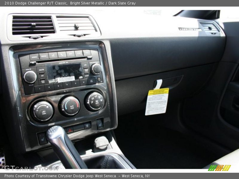 Bright Silver Metallic / Dark Slate Gray 2010 Dodge Challenger R/T Classic