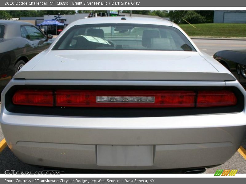 Bright Silver Metallic / Dark Slate Gray 2010 Dodge Challenger R/T Classic
