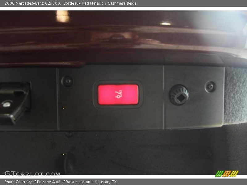 Bordeaux Red Metallic / Cashmere Beige 2006 Mercedes-Benz CLS 500
