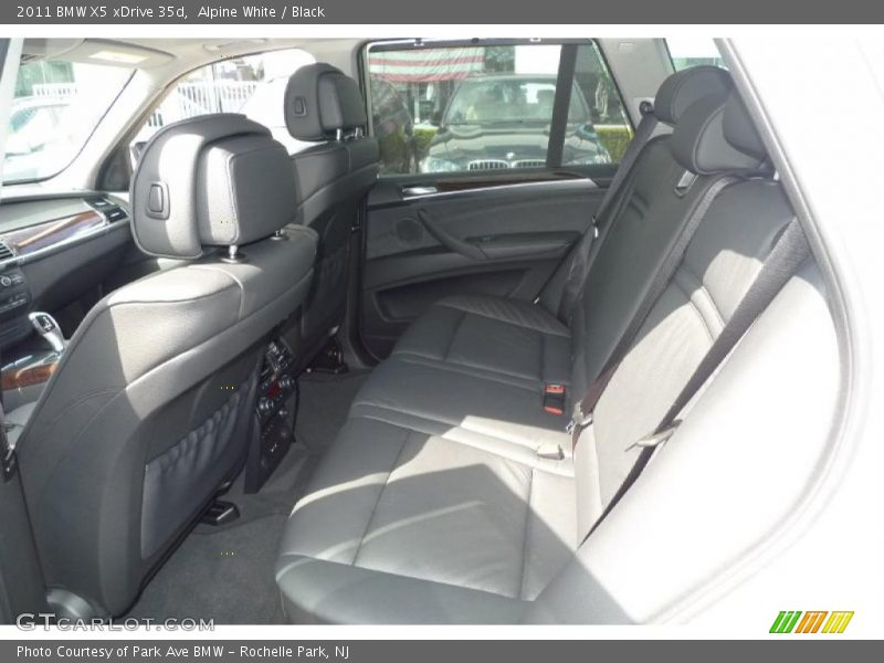 Alpine White / Black 2011 BMW X5 xDrive 35d