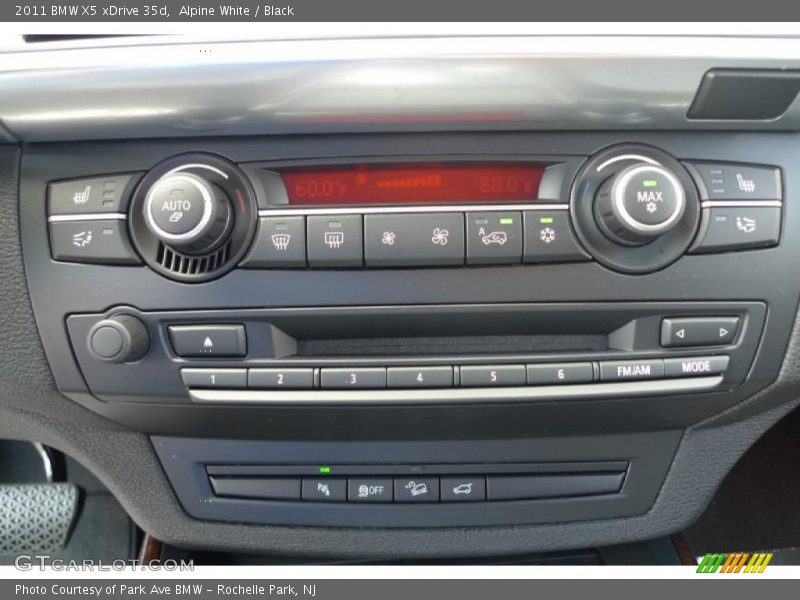 Alpine White / Black 2011 BMW X5 xDrive 35d