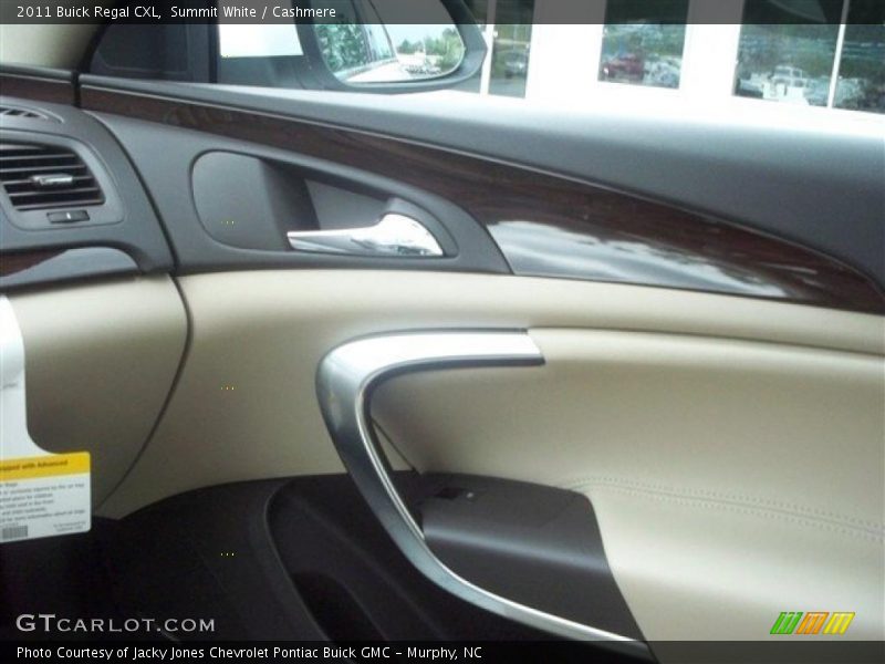Summit White / Cashmere 2011 Buick Regal CXL