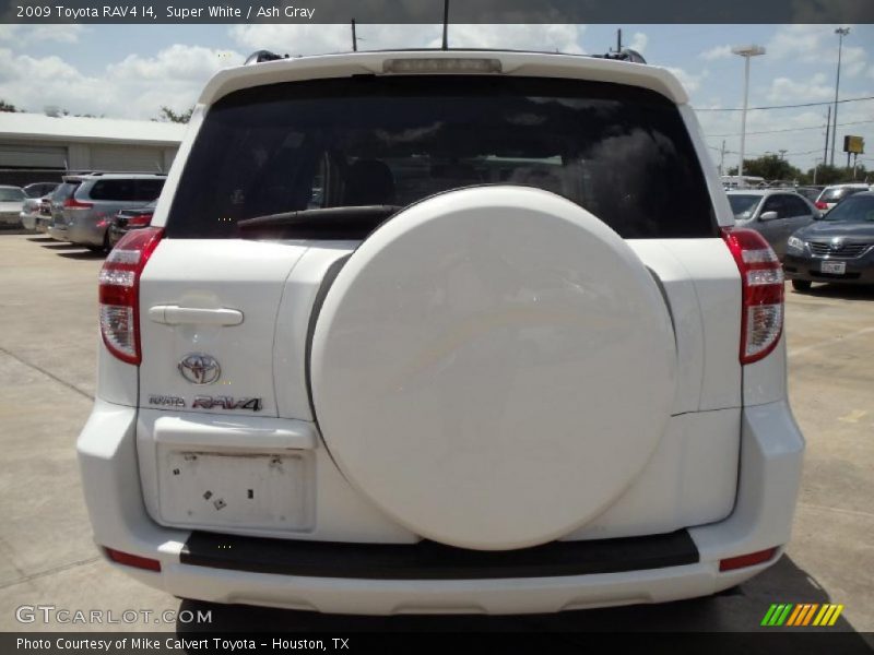 Super White / Ash Gray 2009 Toyota RAV4 I4