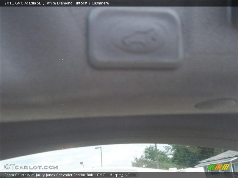 White Diamond Tintcoat / Cashmere 2011 GMC Acadia SLT