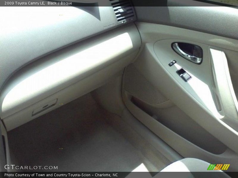 Black / Bisque 2009 Toyota Camry LE