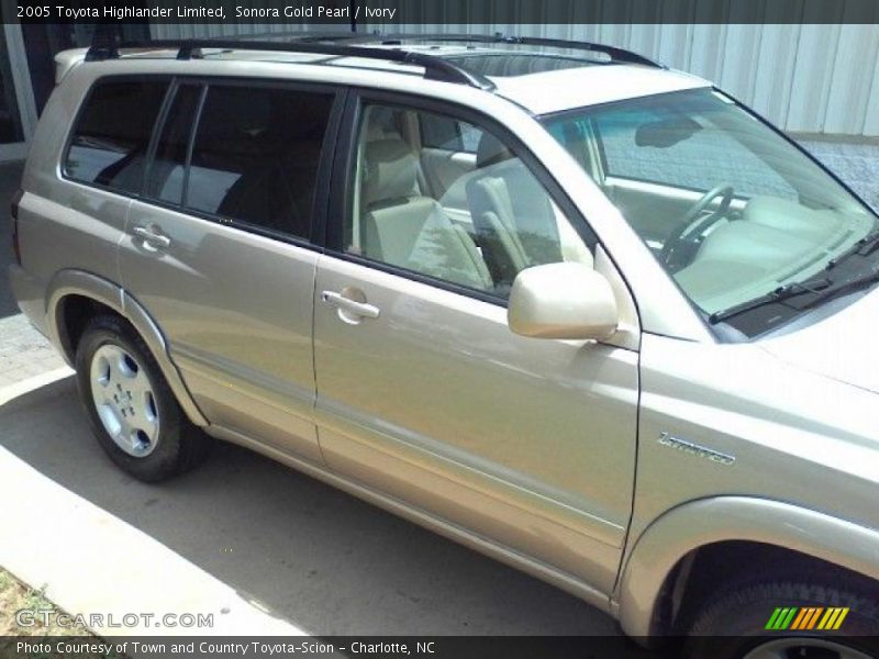 Sonora Gold Pearl / Ivory 2005 Toyota Highlander Limited
