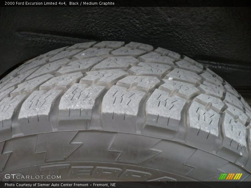 Black / Medium Graphite 2000 Ford Excursion Limited 4x4
