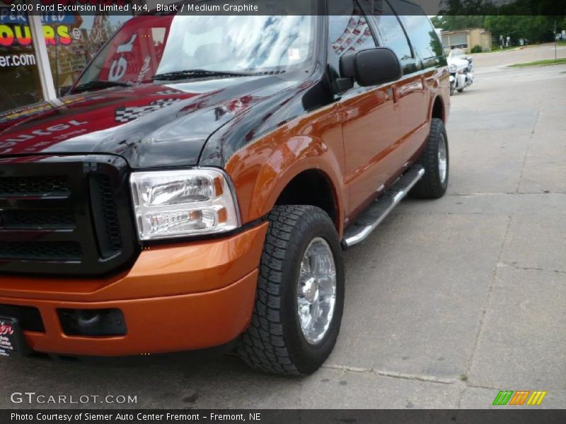 Black / Medium Graphite 2000 Ford Excursion Limited 4x4