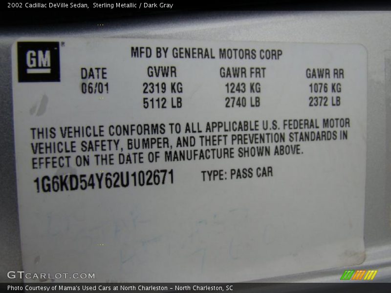 Sterling Metallic / Dark Gray 2002 Cadillac DeVille Sedan
