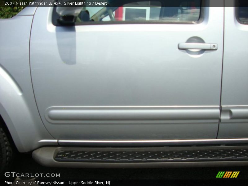 Silver Lightning / Desert 2007 Nissan Pathfinder LE 4x4