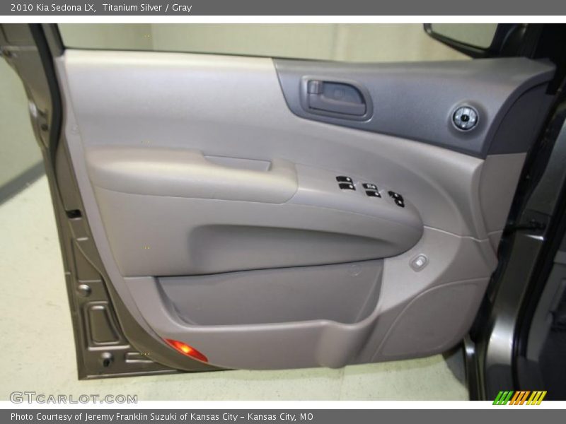 Titanium Silver / Gray 2010 Kia Sedona LX