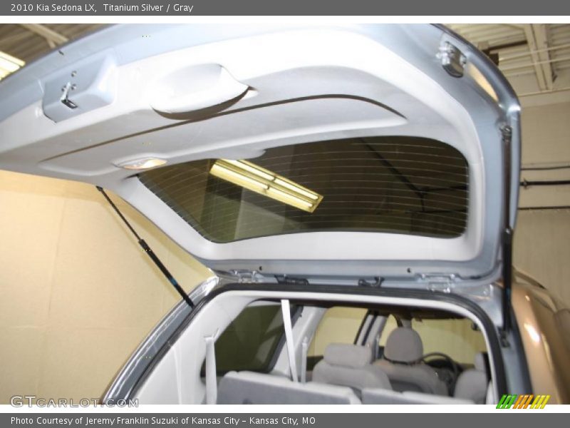 Titanium Silver / Gray 2010 Kia Sedona LX