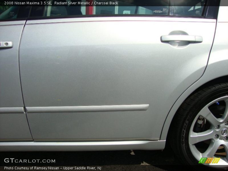 Radiant Silver Metallic / Charcoal Black 2008 Nissan Maxima 3.5 SE