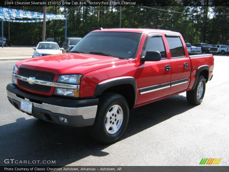 Victory Red / Dark Charcoal 2004 Chevrolet Silverado 1500 LS Crew Cab 4x4
