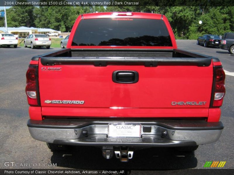 Victory Red / Dark Charcoal 2004 Chevrolet Silverado 1500 LS Crew Cab 4x4