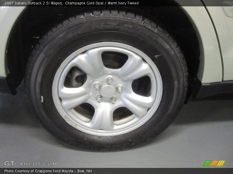 Champagne Gold Opal / Warm Ivory Tweed 2007 Subaru Outback 2.5i Wagon