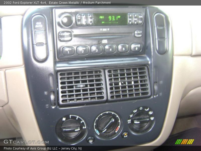 Estate Green Metallic / Medium Parchment 2002 Ford Explorer XLT 4x4