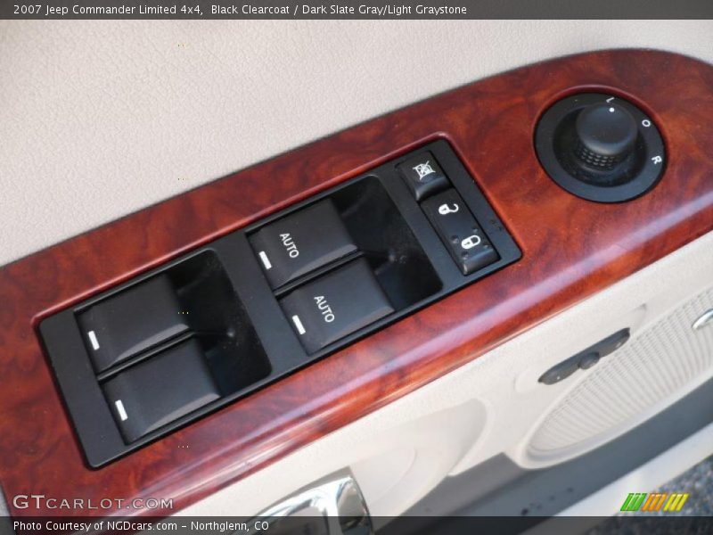 Black Clearcoat / Dark Slate Gray/Light Graystone 2007 Jeep Commander Limited 4x4