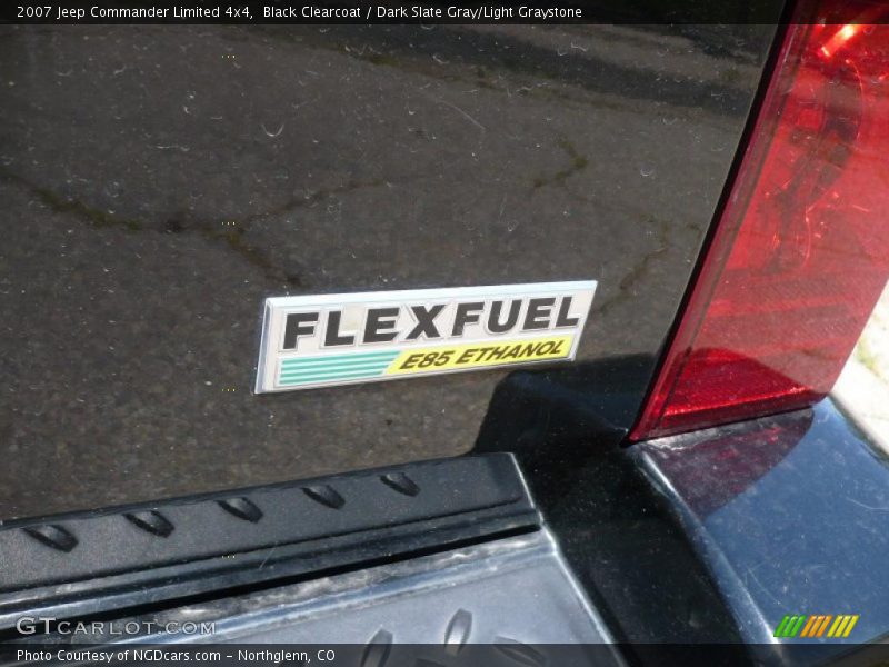 Black Clearcoat / Dark Slate Gray/Light Graystone 2007 Jeep Commander Limited 4x4