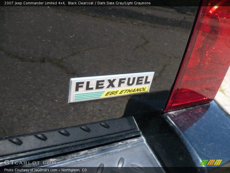 Black Clearcoat / Dark Slate Gray/Light Graystone 2007 Jeep Commander Limited 4x4