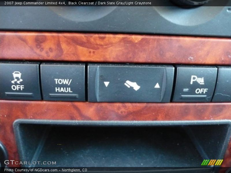 Black Clearcoat / Dark Slate Gray/Light Graystone 2007 Jeep Commander Limited 4x4