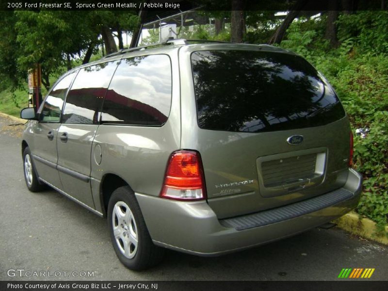 Spruce Green Metallic / Pebble Beige 2005 Ford Freestar SE