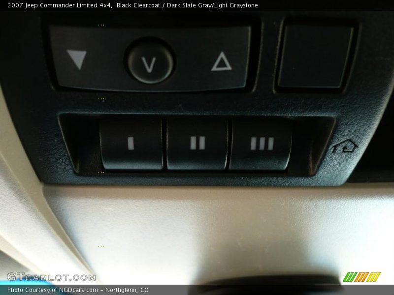 Black Clearcoat / Dark Slate Gray/Light Graystone 2007 Jeep Commander Limited 4x4