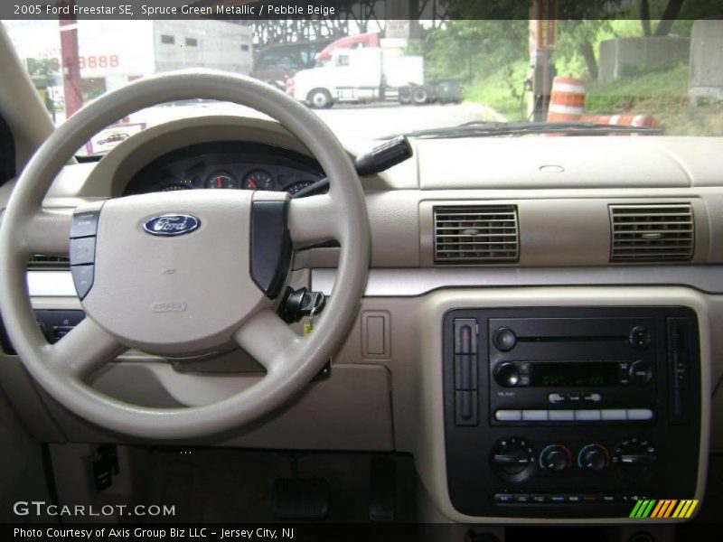 Spruce Green Metallic / Pebble Beige 2005 Ford Freestar SE
